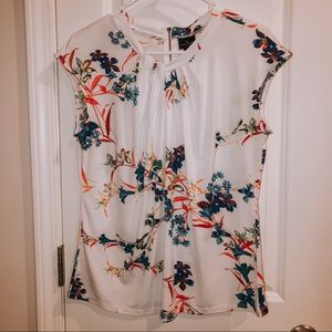 worthington white floral sleeveless blouse